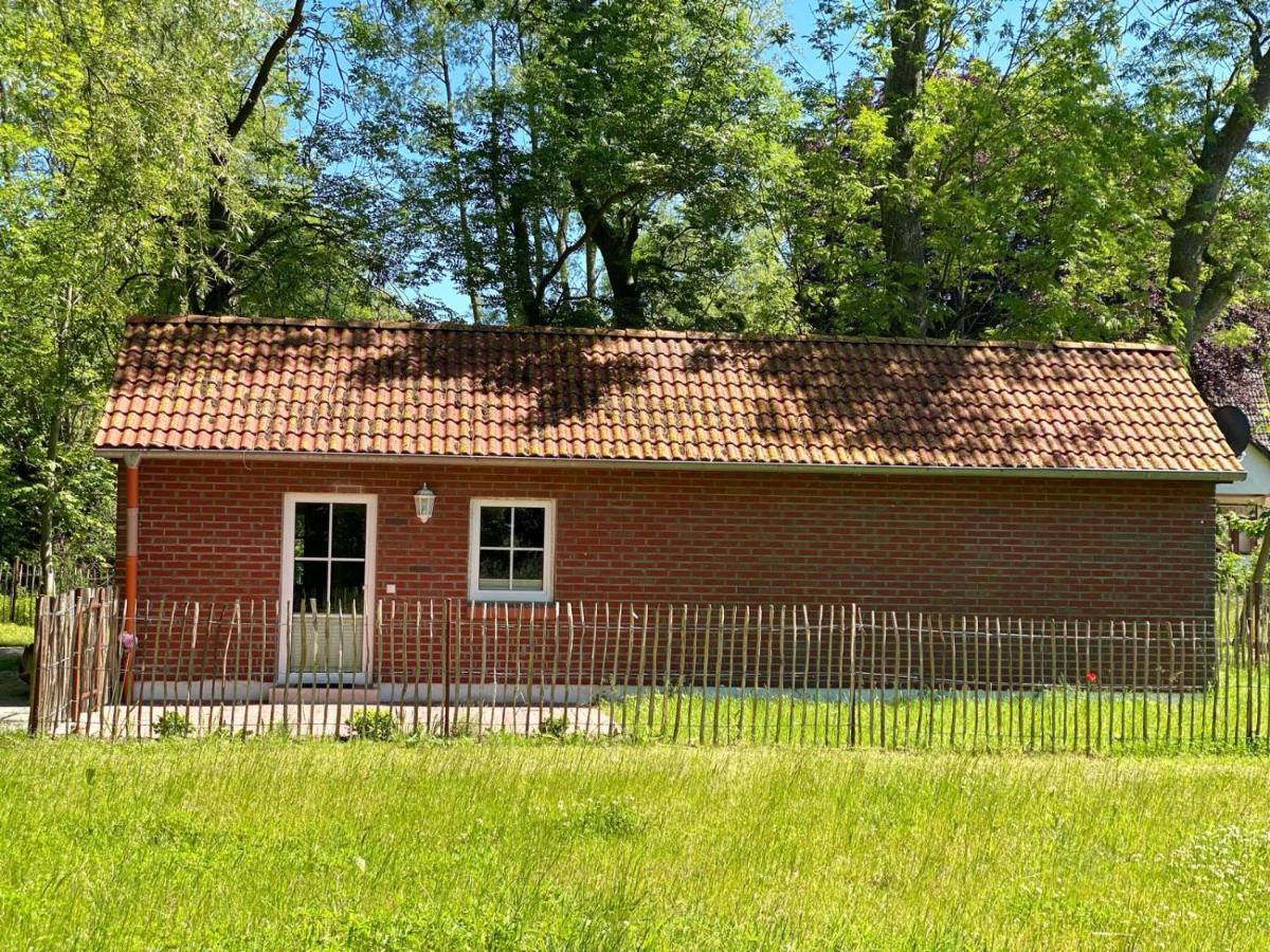 Hofgut Bisdamitz - Ferienhaus "Knoff" Exterior photo